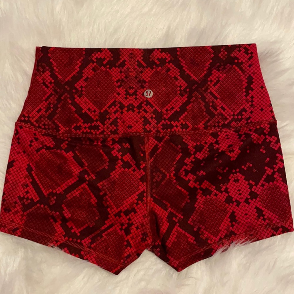 lululemon Boogie Short Roll Down